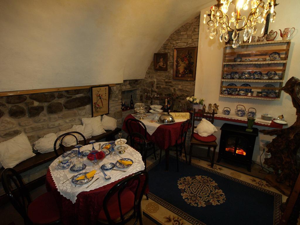 Le Petit Chateau Bed and Breakfast Dolceacqua Exterior foto